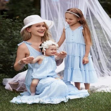 ملابس عائلية