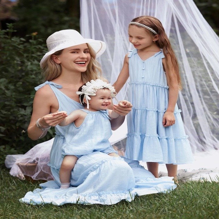 ملابس عائلية