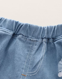 ⁦طقم بناتي مكون من بلوزة بأكمام قصيرة وشورت جينز.⁩ - الصورة ⁦13⁩