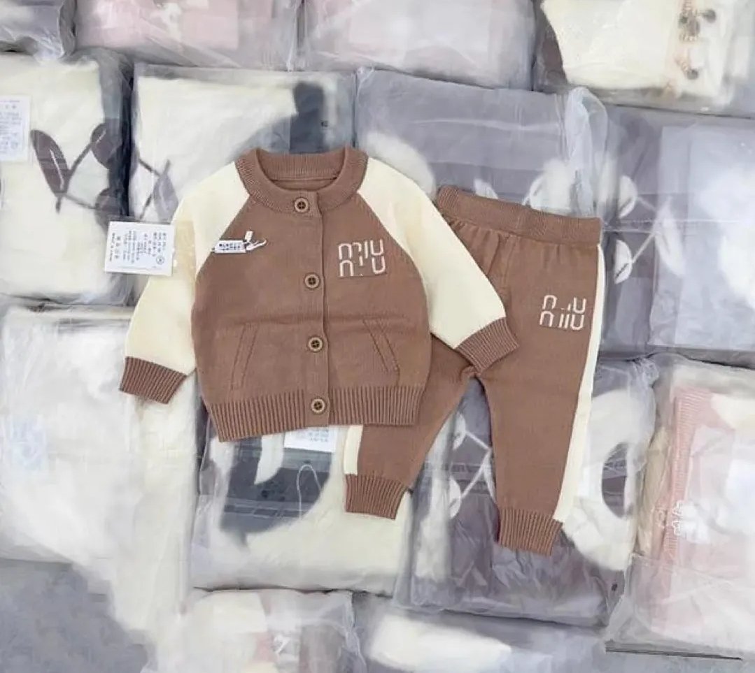 طقم محبوك من الصوف مكون من قطعتين للأولاد والبنات - الصورة 3