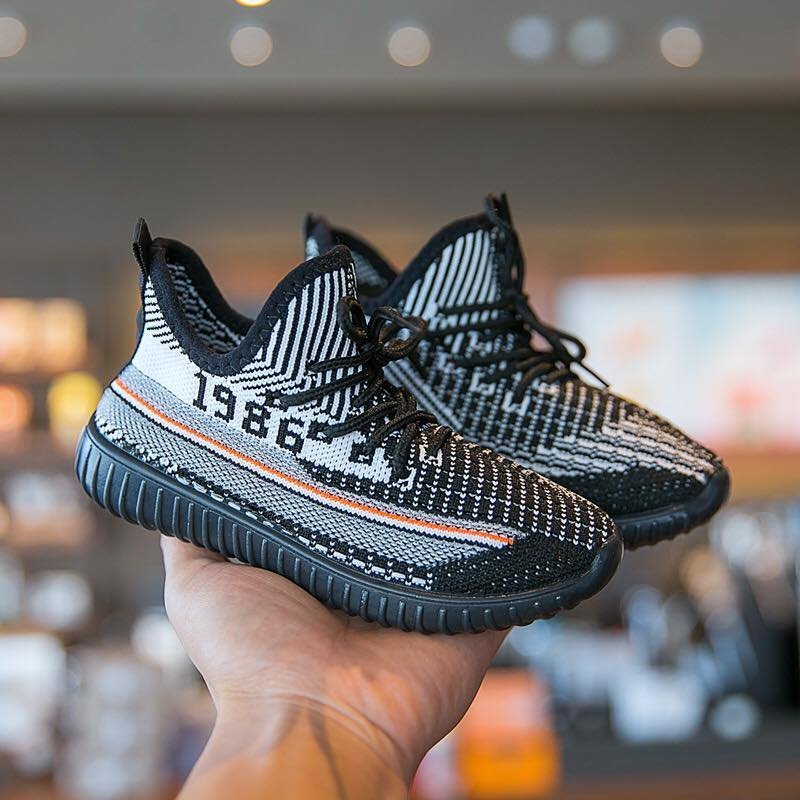 حذاء سبورت ولادي أنيق برباط أمامي سترتش