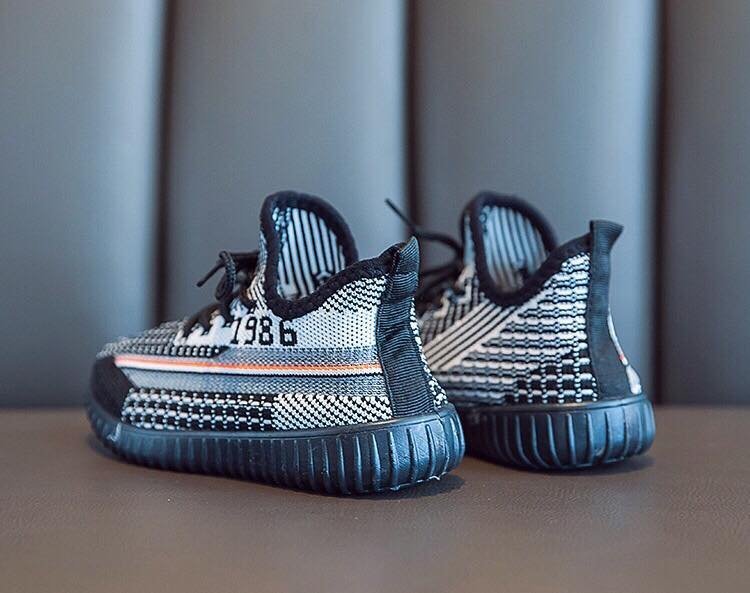 حذاء سبورت ولادي أنيق برباط أمامي سترتش - الصورة 7