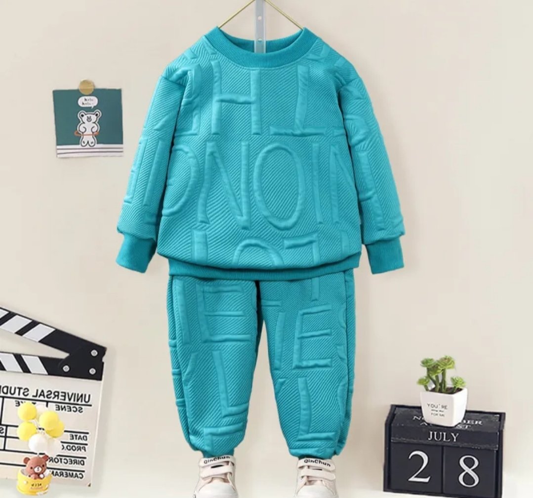 طقم ولادي مكون من قطعتين