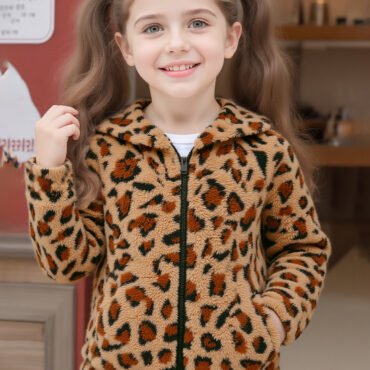 ملابس علوية