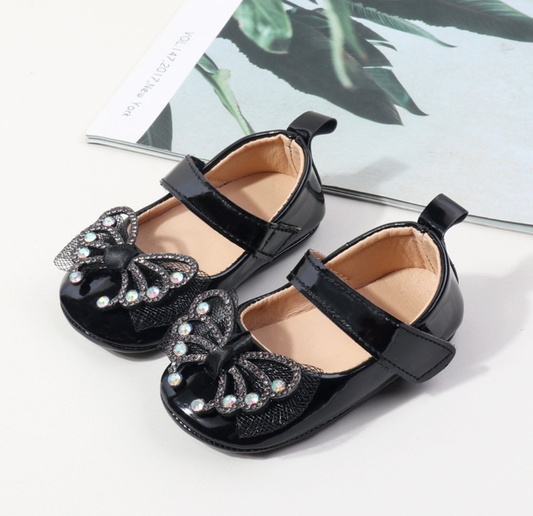 حذاء بناتي بشكل لطيف - الصورة 5