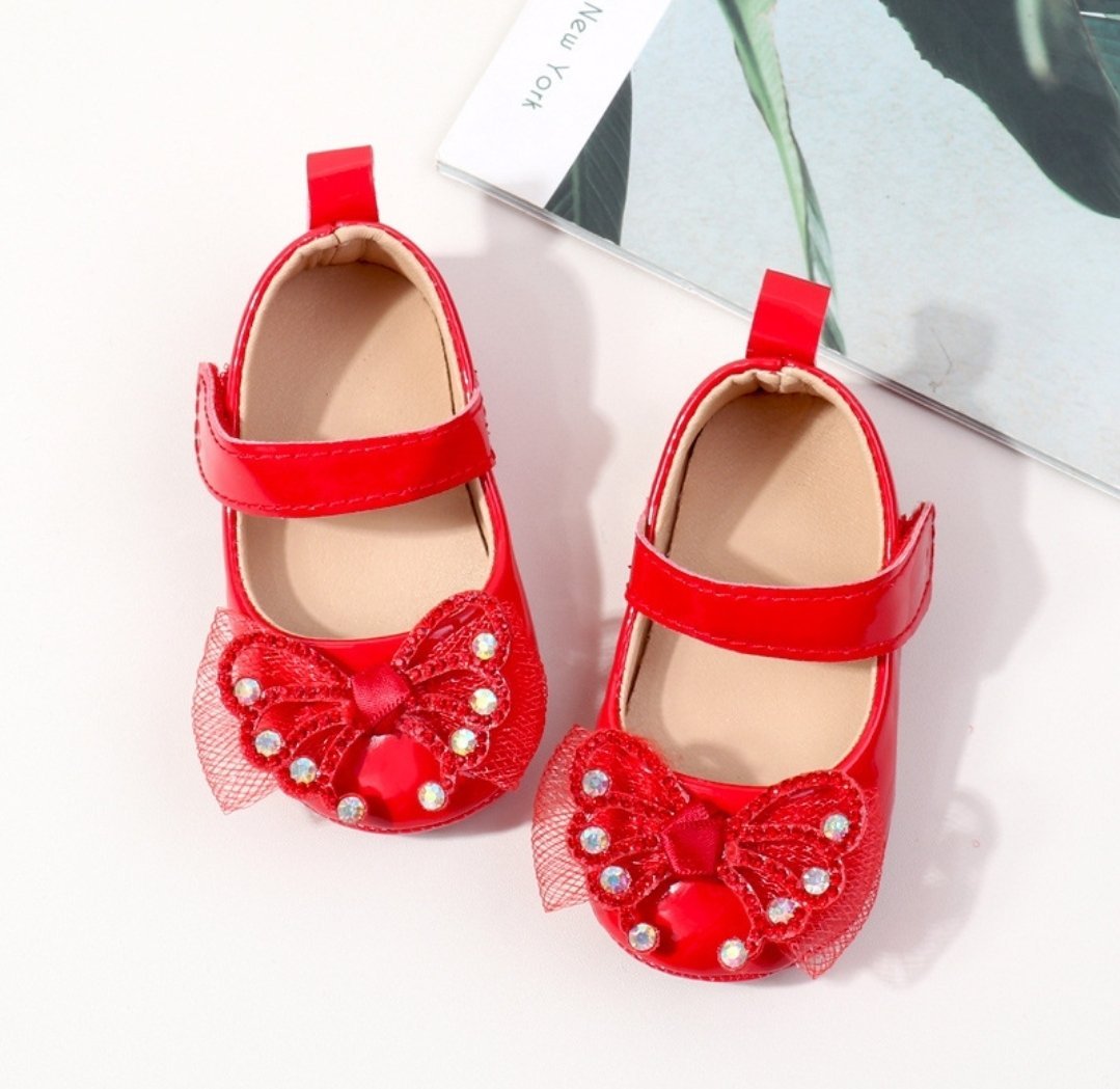 حذاء بناتي بشكل لطيف - الصورة 4